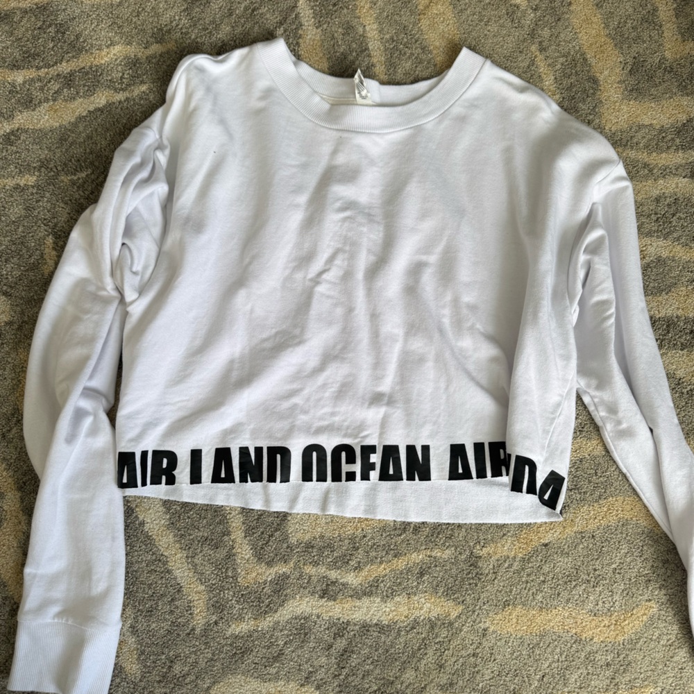 ALO Yoga White Cropped Long Sleeve Top